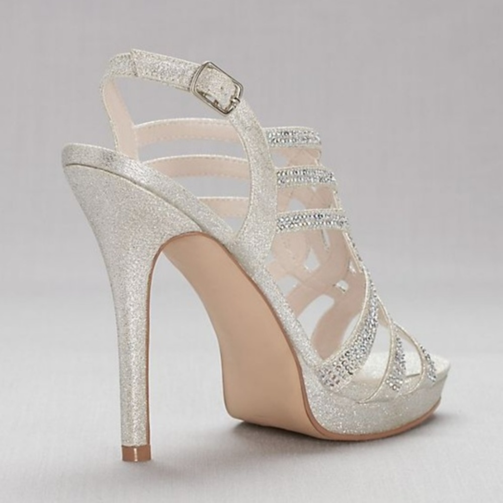 Shoes - Picture 7 of 8